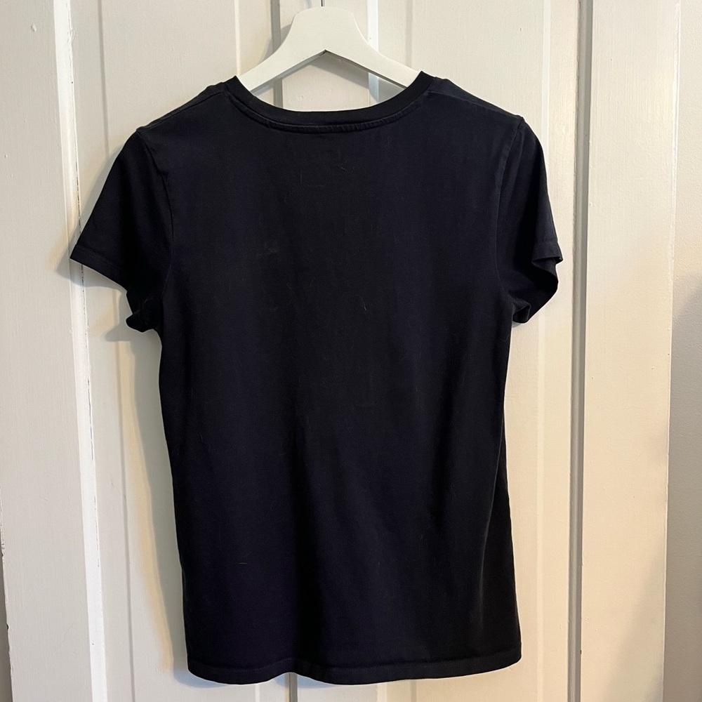 Levi’s Basic Tee - Picture 3 of 3